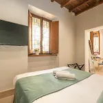 Campo De' Fiori 34 בית הארחה 4*